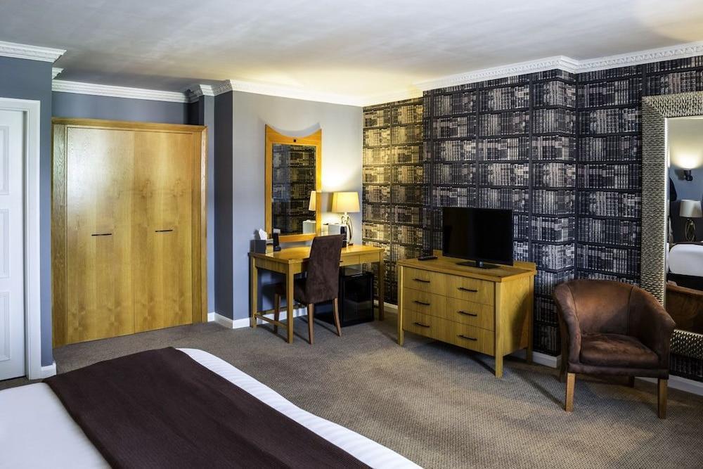 Barons Court Hotel Уолсолл Экстерьер фото