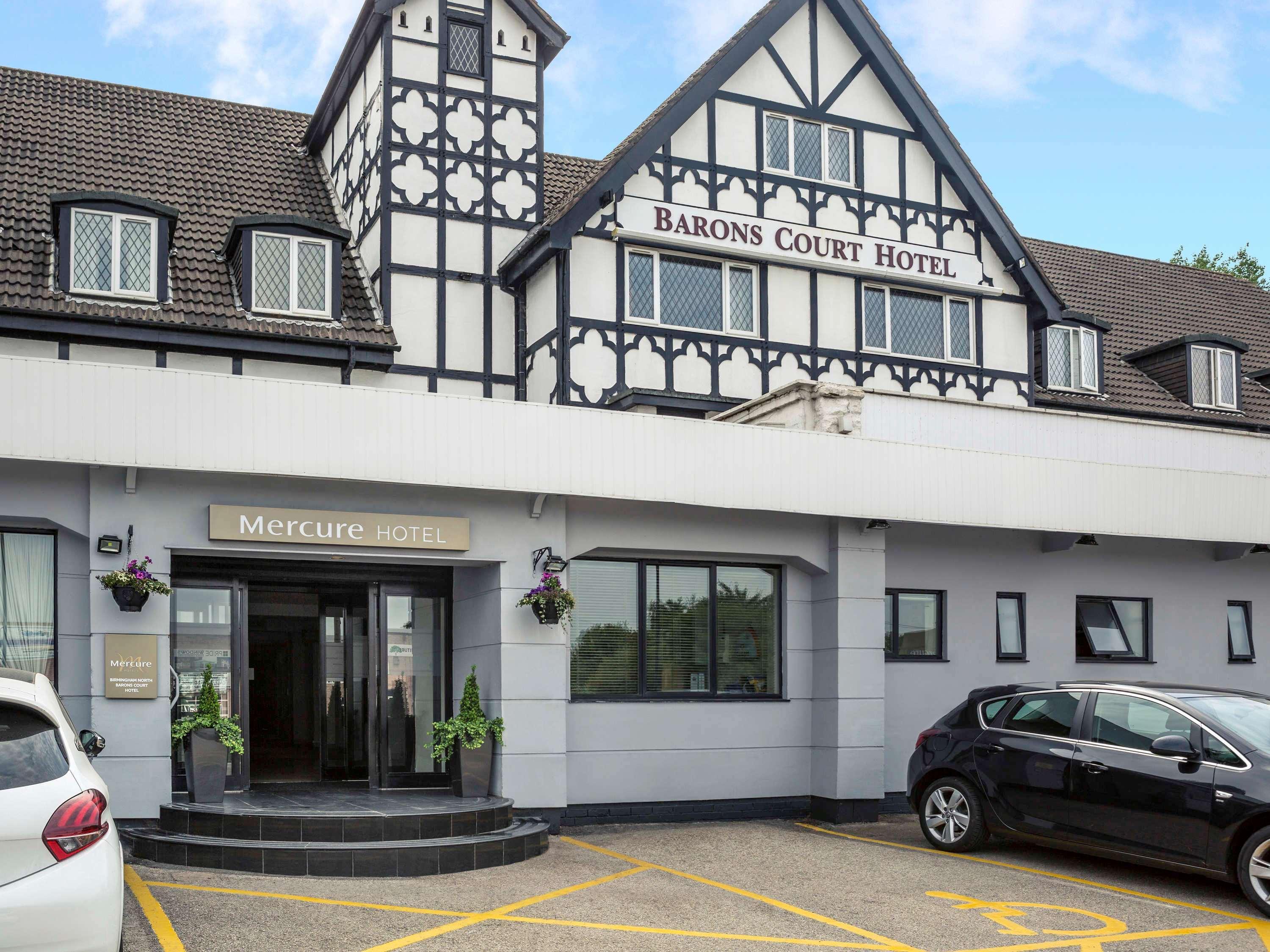 Barons Court Hotel Уолсолл Экстерьер фото