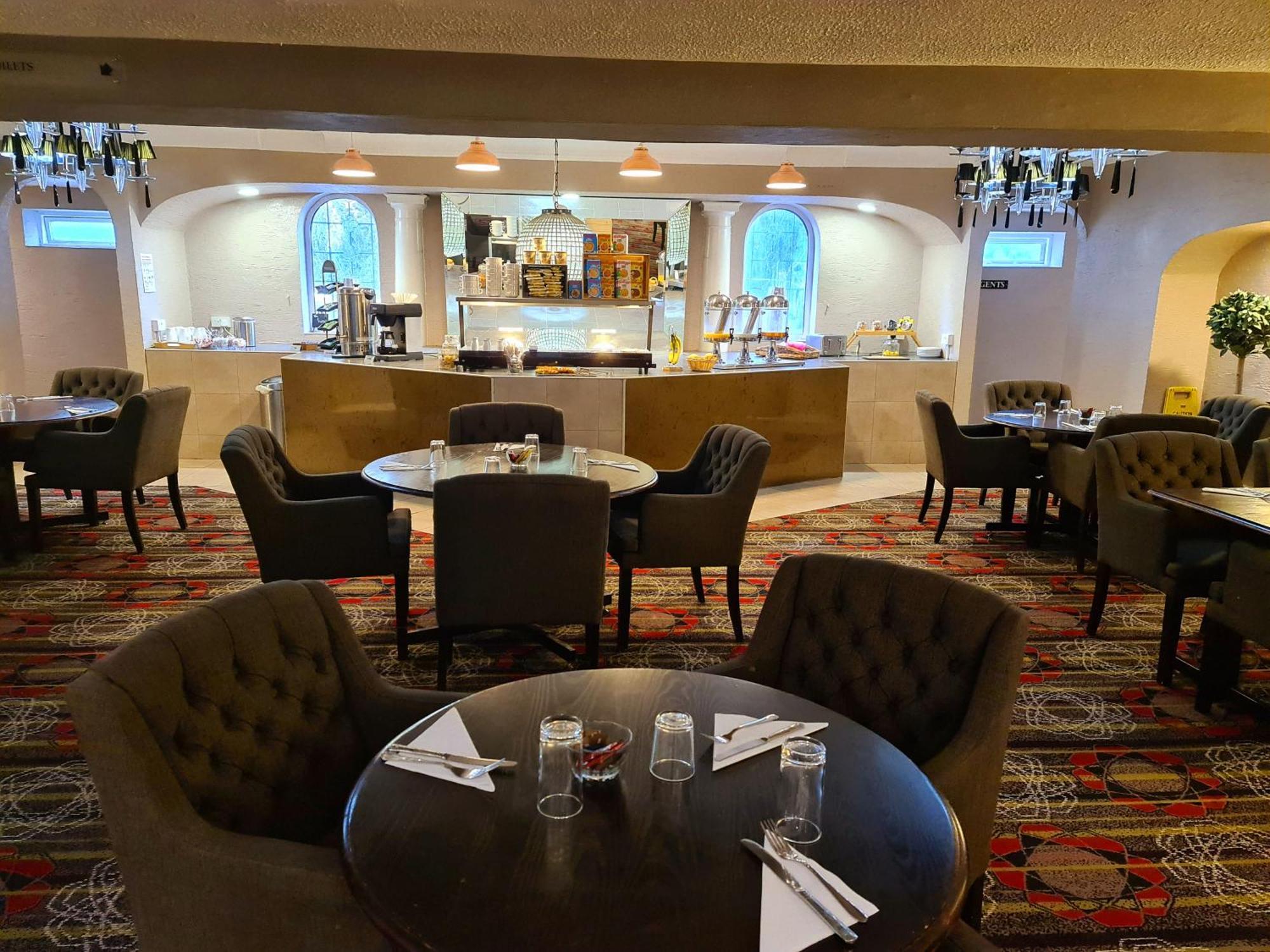 Barons Court Hotel Уолсолл Экстерьер фото
