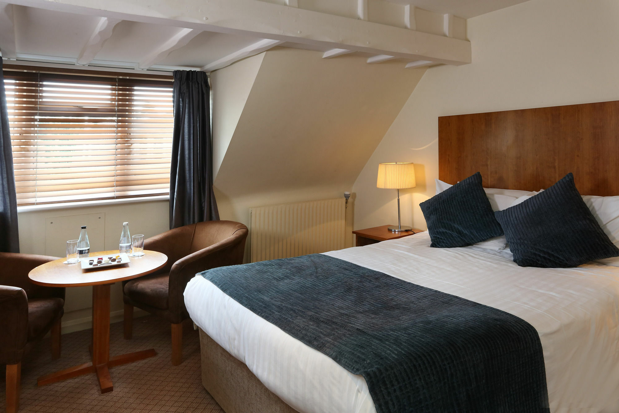 Barons Court Hotel Уолсолл Экстерьер фото