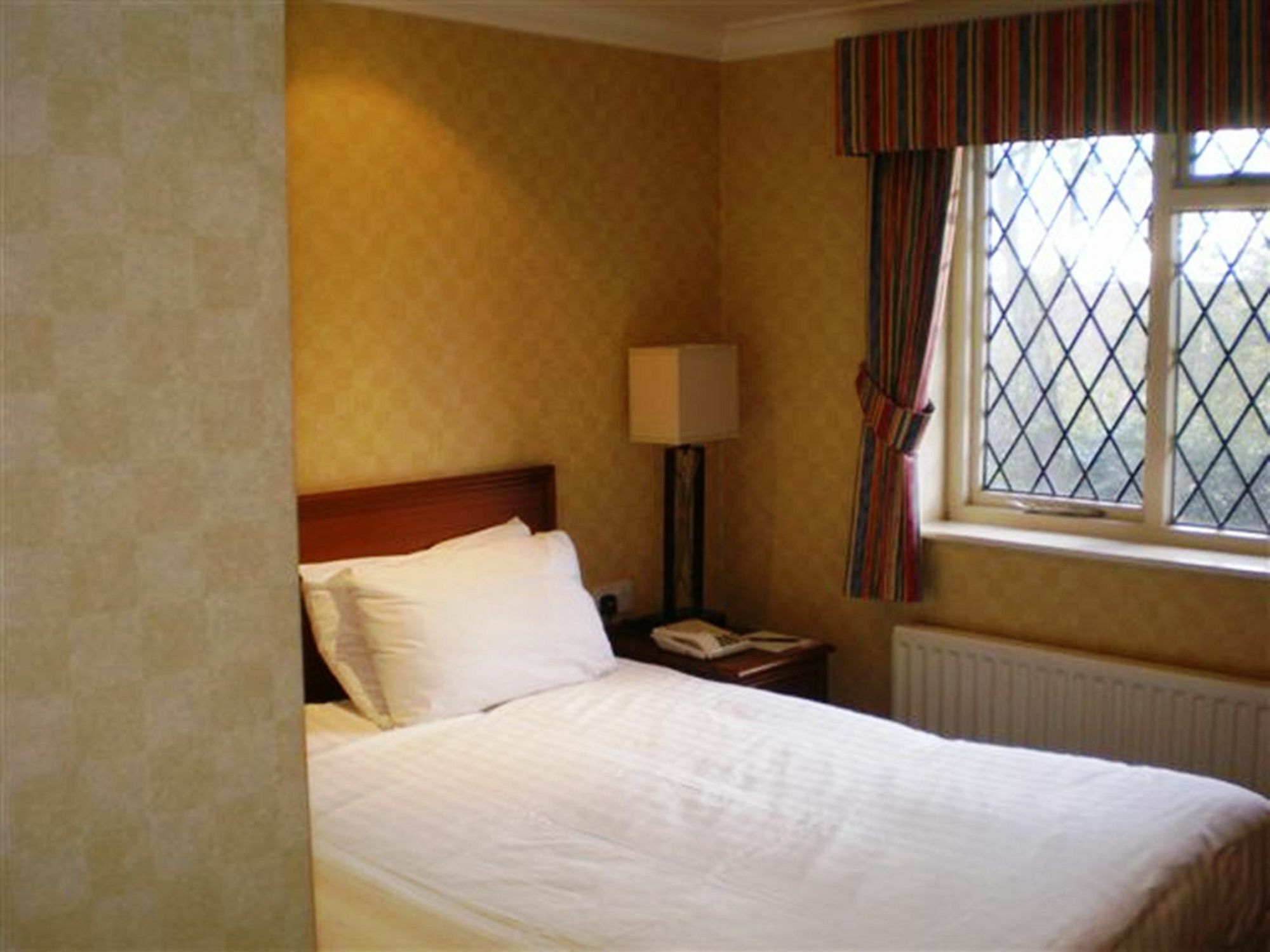 Barons Court Hotel Уолсолл Экстерьер фото