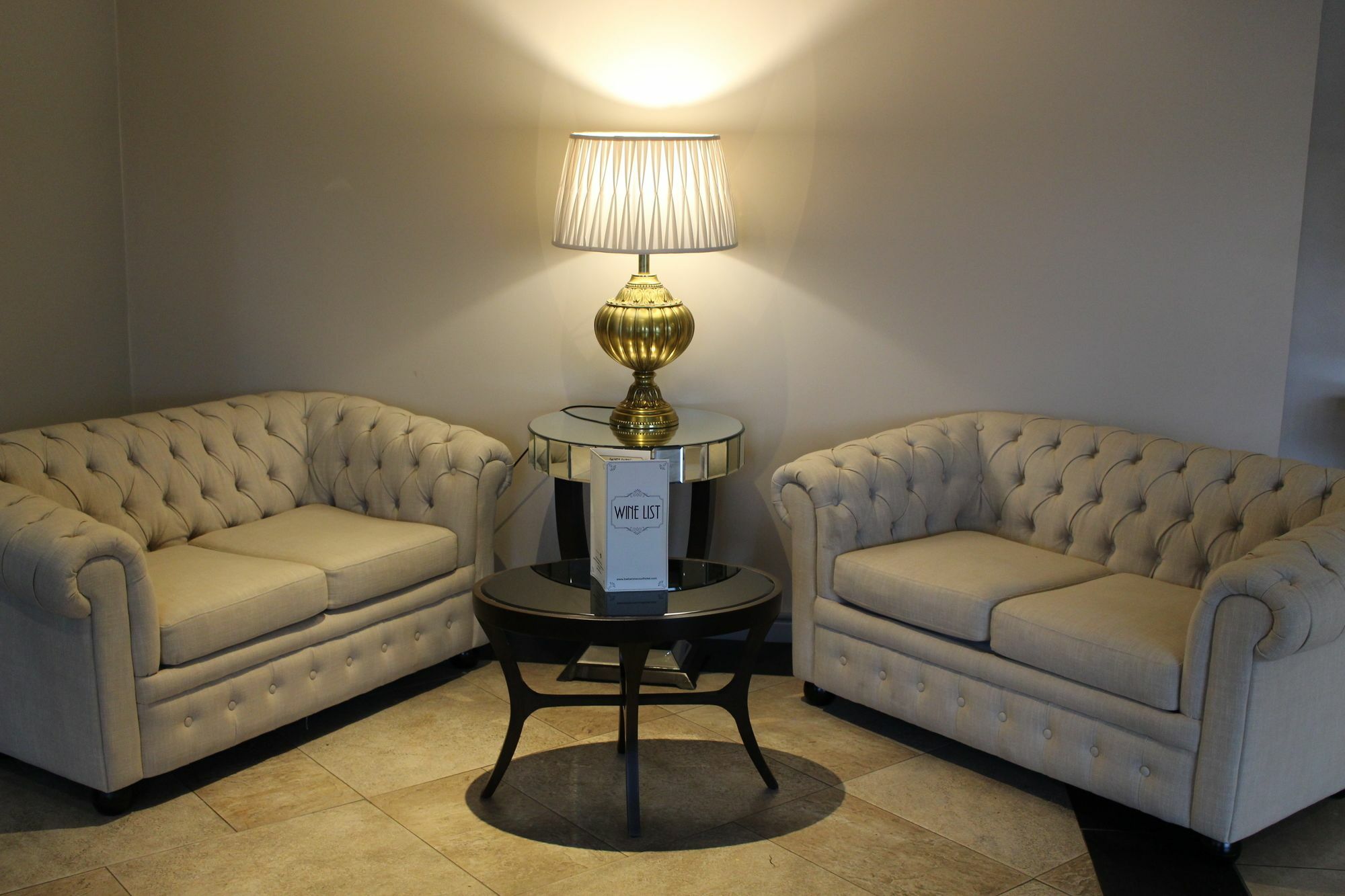 Barons Court Hotel Уолсолл Экстерьер фото