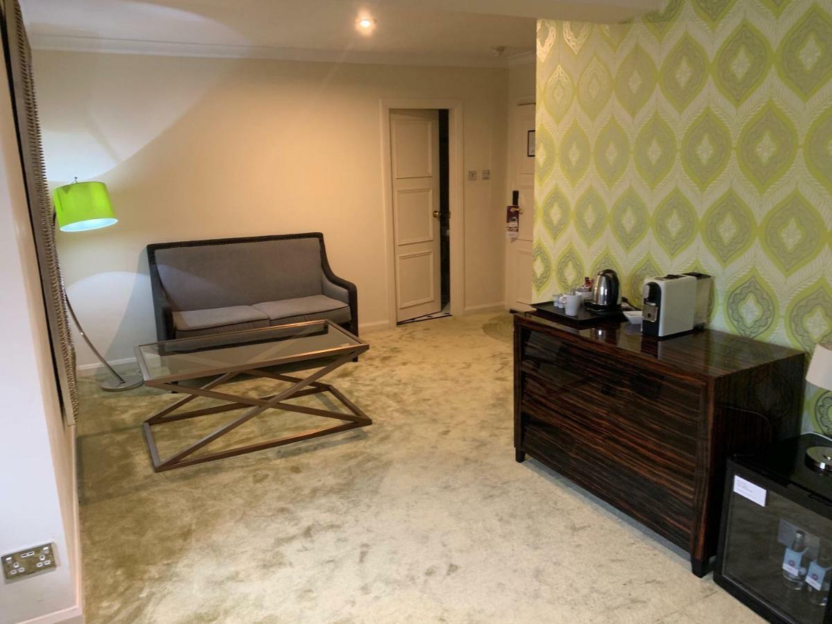 Barons Court Hotel Уолсолл Экстерьер фото